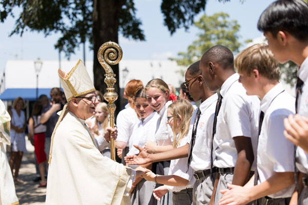 21–Corpus-Christi-Students-Attend-Installation-of-Archbishop-Rivituso 21–Corpus-Christi-Students-Attend-Installation-of-Archbishop-Rivituso