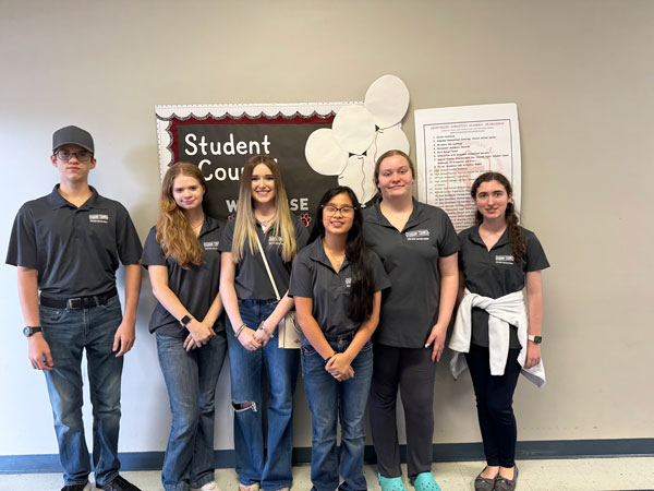 8–HCA’s-Student-Council-Welcomes-Families-at-Orientation 8–HCA’s-Student-Council-Welcomes-Families-at-Orientation