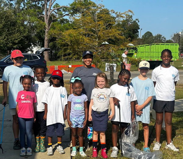 17–Council-Gives-Back-at-Coastal-Cleanup 17–Council-Gives-Back-at-Coastal-Cleanup
