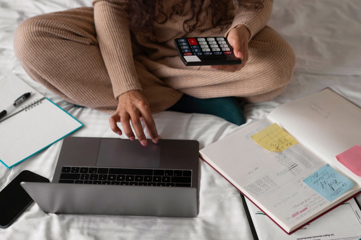 Thrifty-and-Thriving-Out-of-the-Box-Budgeting-Hacks-That-Help-Families-Spend-Less-and-Save-More