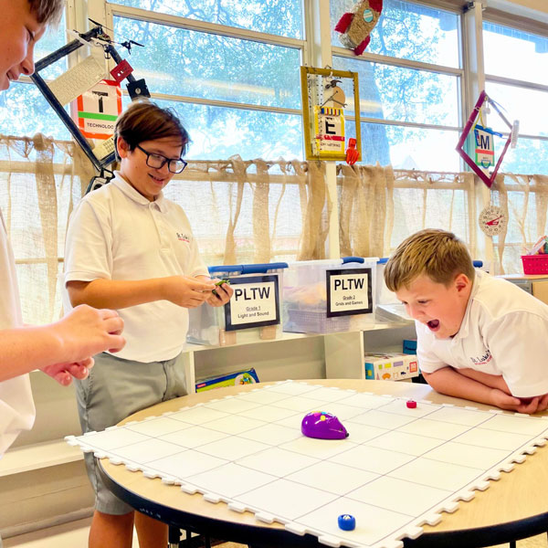 13–St.-Luke's-Lower-School-Science-Lab 13–St.-Luke's-Lower-School-Science-Lab