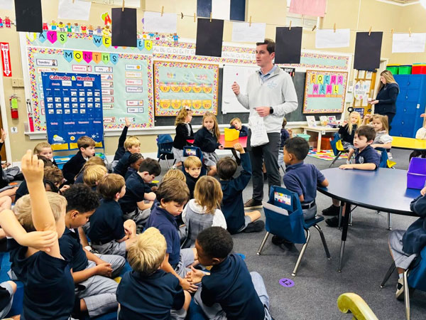 5–St.-Mary’s-First-Grade-Gets-a-Visit-from-Dr 5–St.-Mary’s-First-Grade-Gets-a-Visit-from-Dr