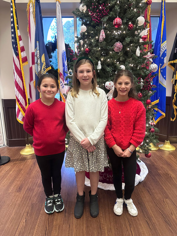 10–St.-Mary’s-Students-Spread-Holiday-Cheer 10–St.-Mary’s-Students-Spread-Holiday-Cheer