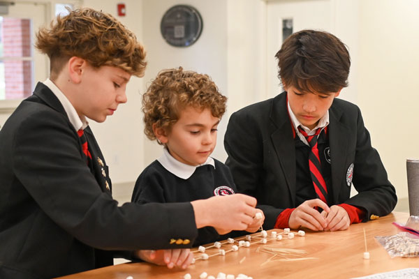 20–St.-Luke's-K5-Students-Enjoy-STEM+M-Fun-with-Their-_Bigs_