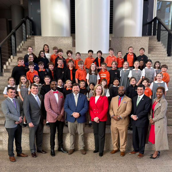 45–Corpus-Christi-Students-Take-a-Field-Trip-to-Government-Plaza