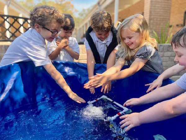 18–St.-Luke’s-Students-Dive-Into-STEM+M